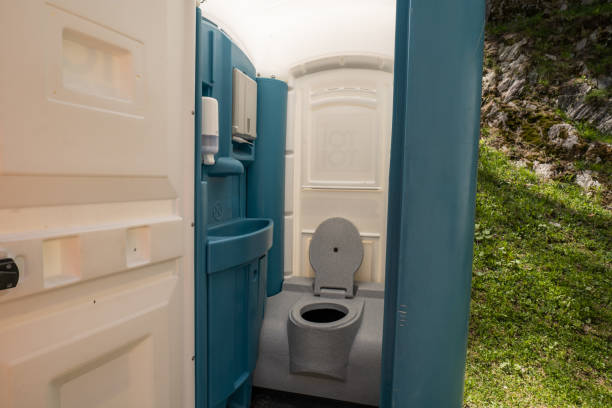 Portable Toilet Options We Offer in Glenshaw, PA